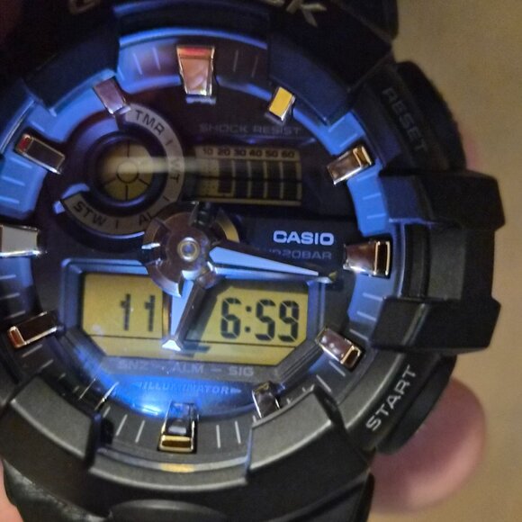 Casio G Shock Digital and Analog nearly new - Picture 11 of 11